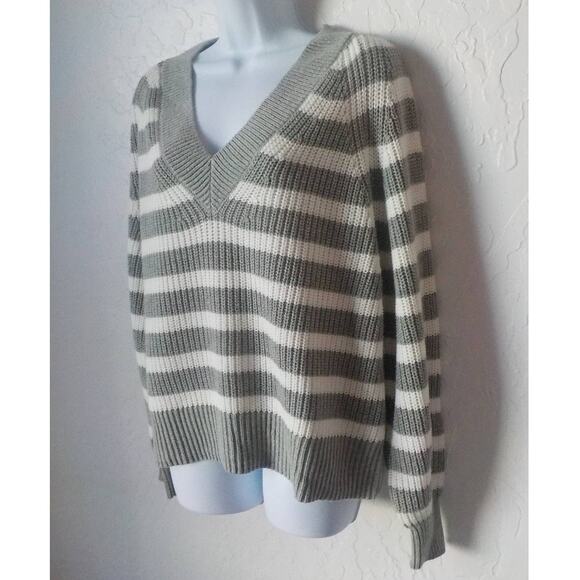 A New Day Sweater Gray White Cable Knit Stripes Women size Large Pullover V-Neck - Picture 2 of 11